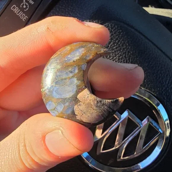 Que Sera (Galaxy Rhyolite) Crystal Moon Vent Clip - Picture 3 of 5